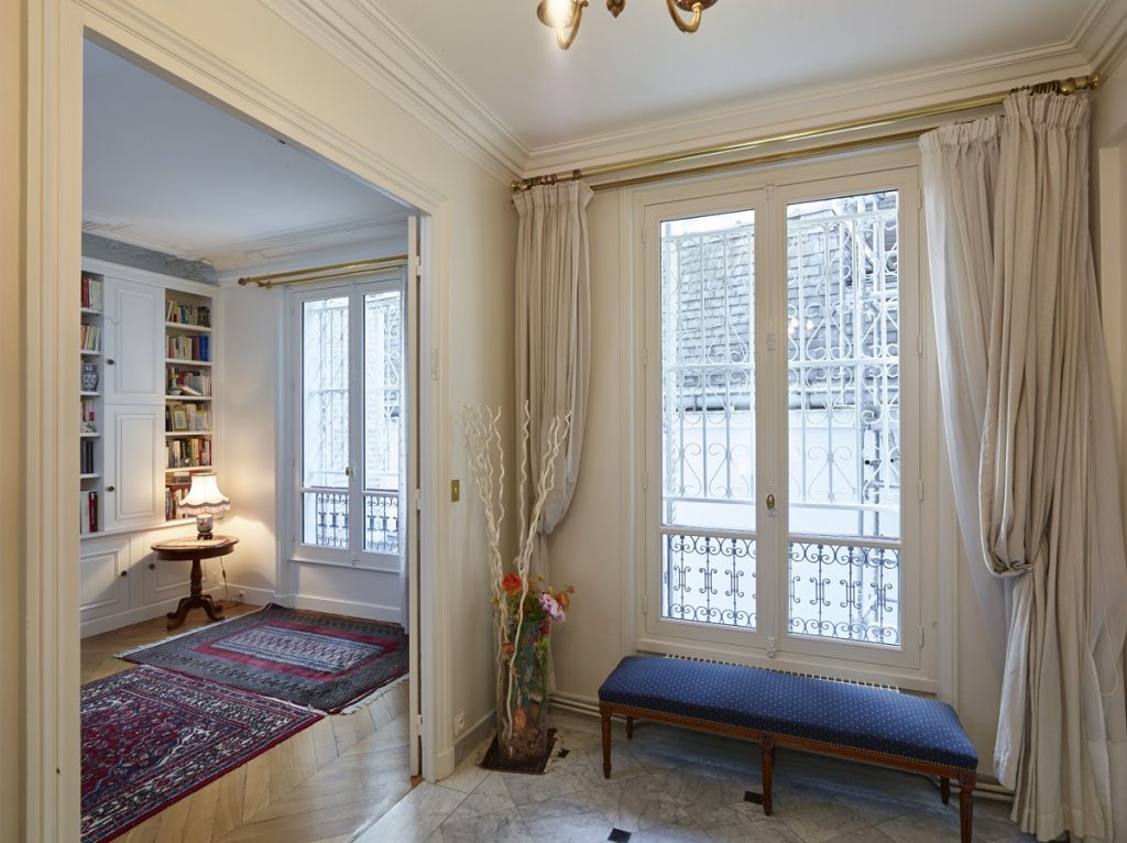 Des fenêtres en bois sur mesure blanches , gamme prestige